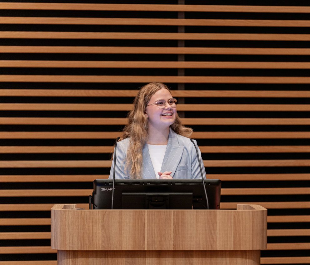 Í morgun vöknuðum við á merkilegum tíma.