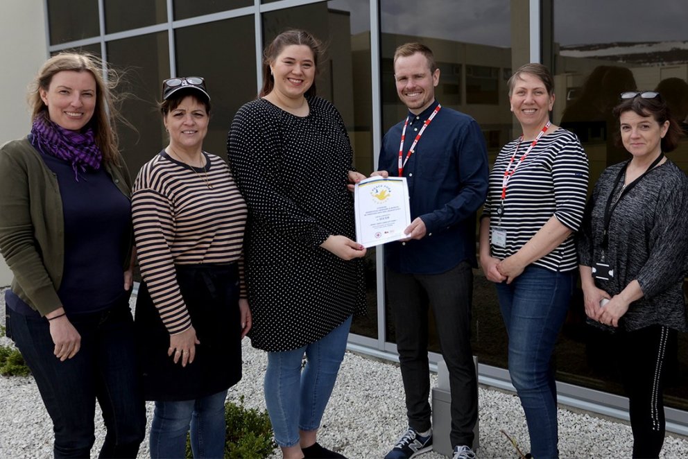 Frá afhendingunni í gær. Frá vinstri: Hanna Björg Guðmundsdóttir - Fulltrúi skemmtifélags HA, Kristí…